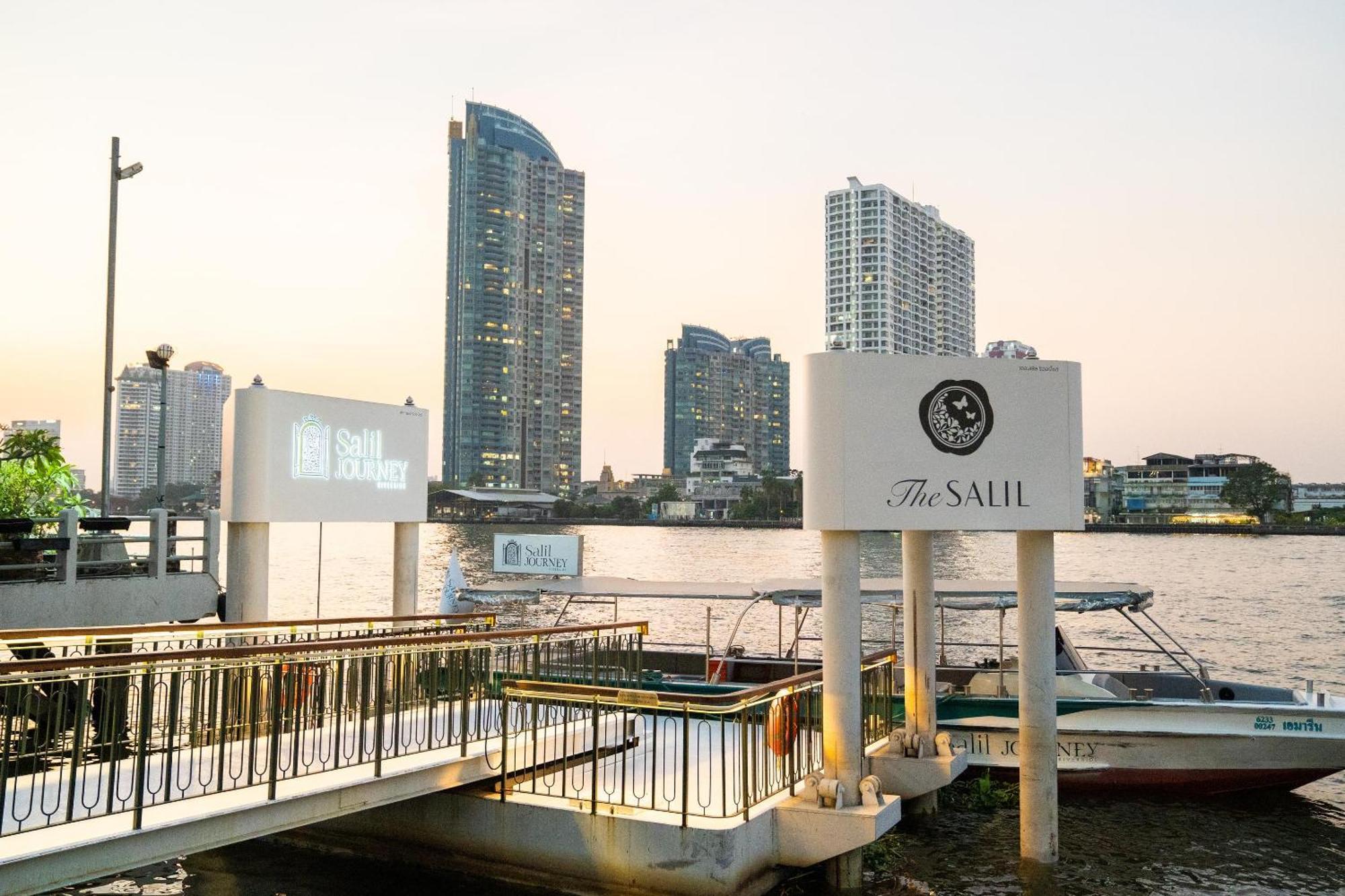 The Salil Hotel Riverside Bangkok Banguecoque Exterior foto The River Pier