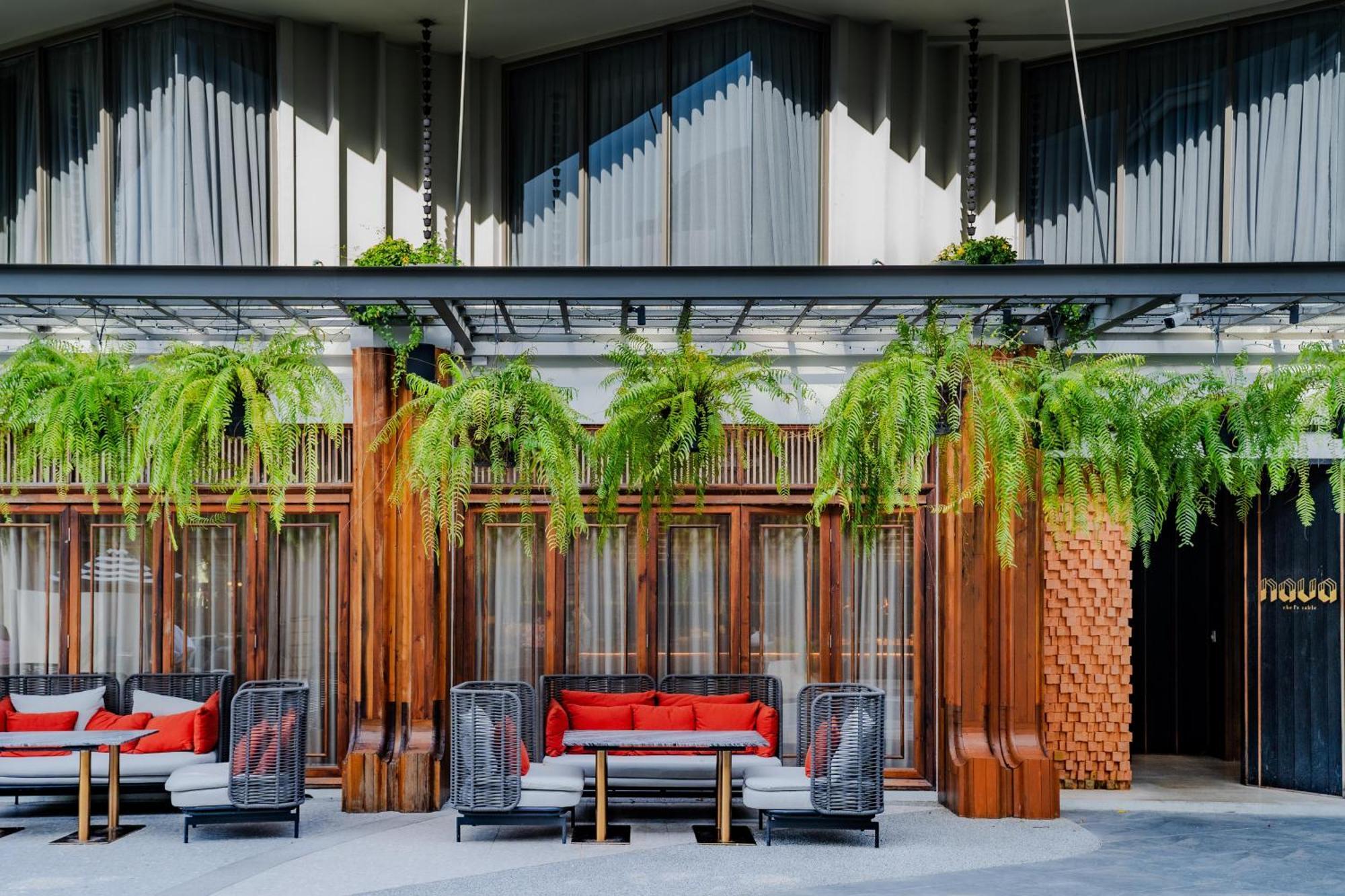 The Salil Hotel Riverside Bangkok Banguecoque Exterior foto The Sky Bar