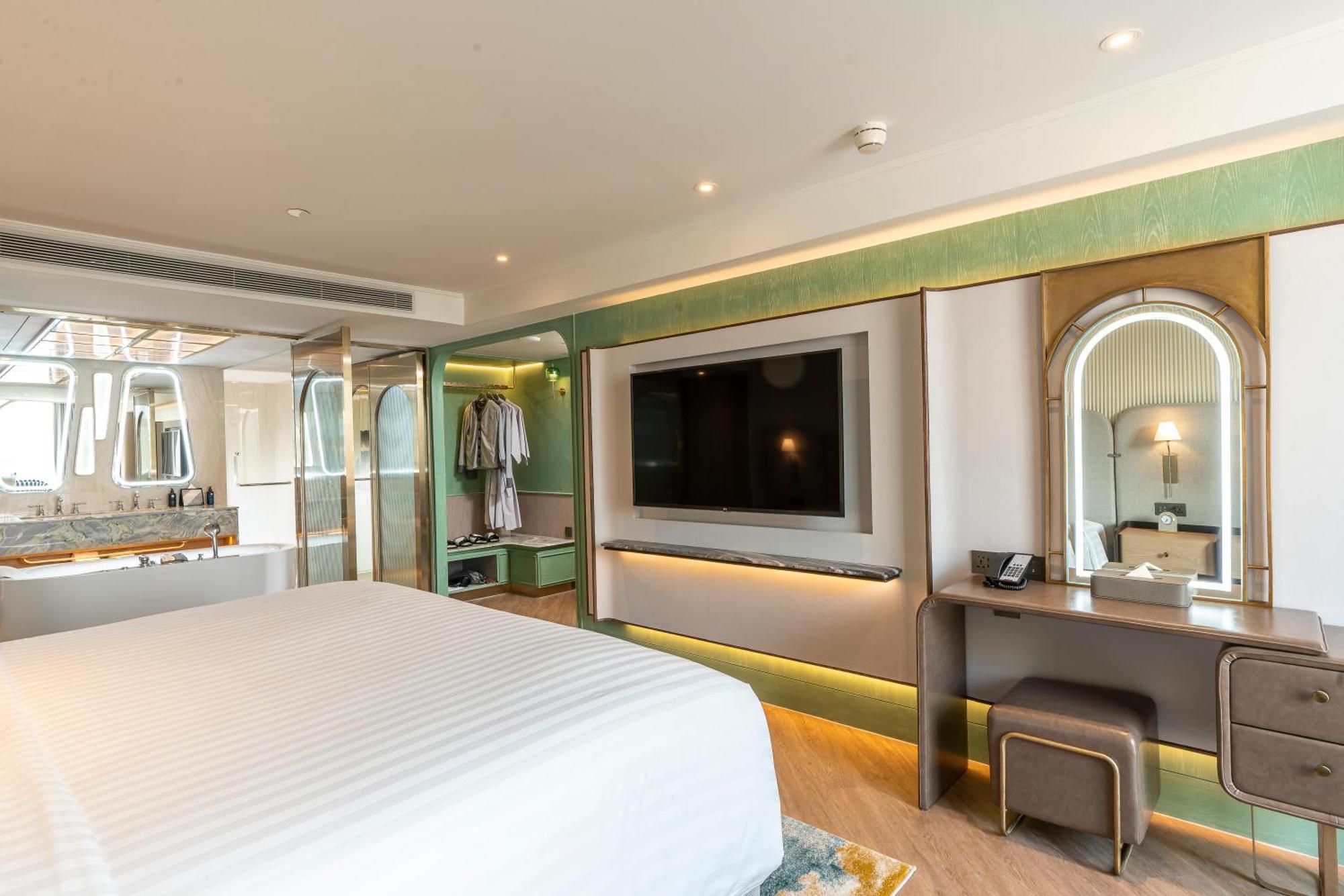 The Salil Hotel Riverside Bangkok Banguecoque Exterior foto Deluxe Suite