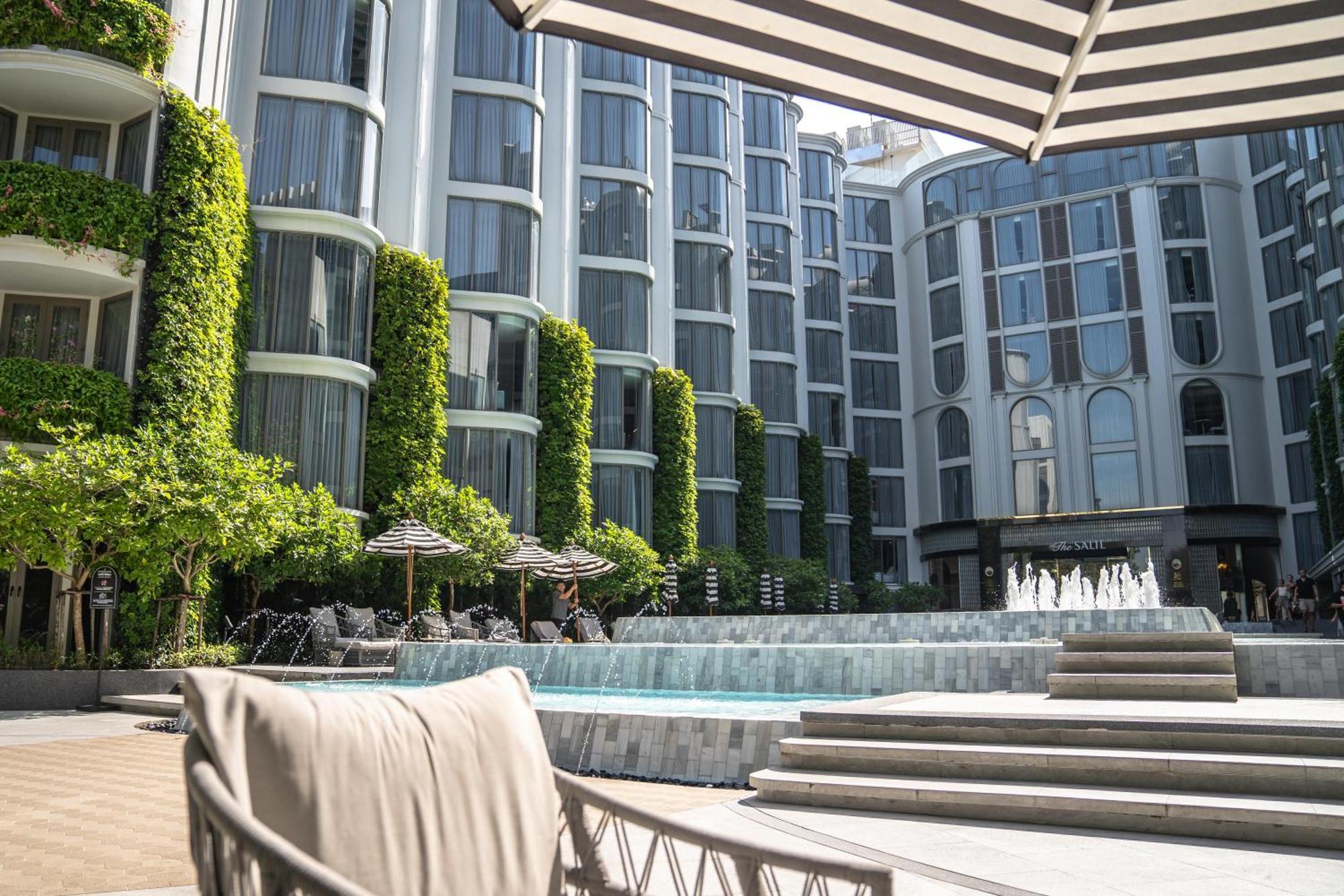 The Salil Hotel Riverside Bangkok Banguecoque Exterior foto The hotel's pool